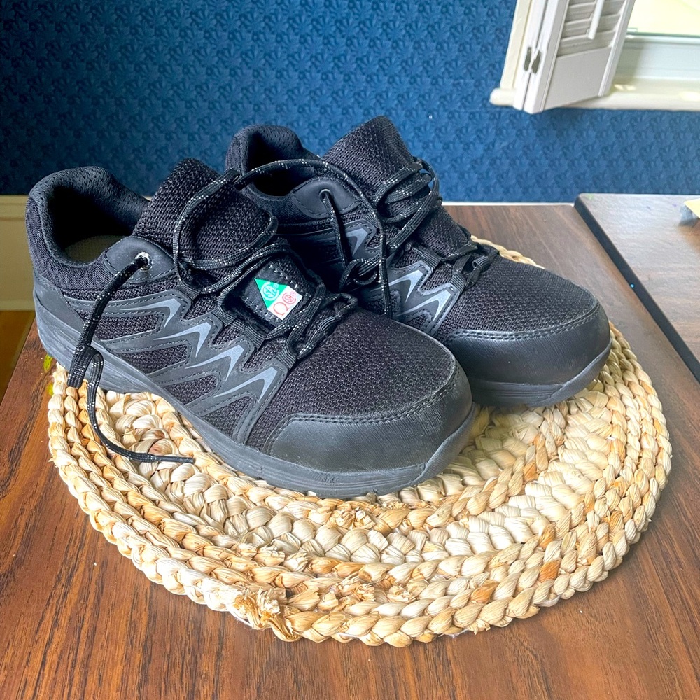 Griffin Steel Toed Work Shoe Size 8 Black Neutral Outdoor Rubber Comfortable